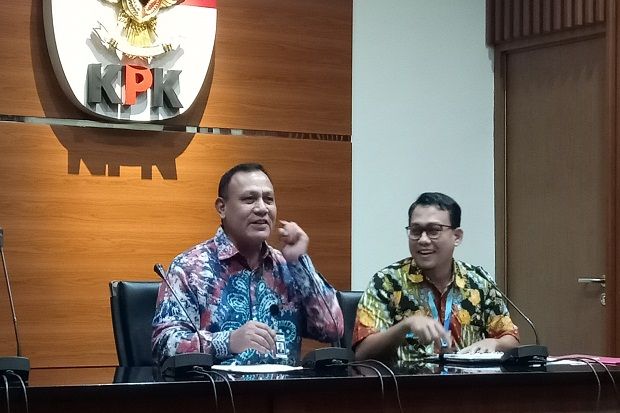 Minta Bantuan Aparat,...
