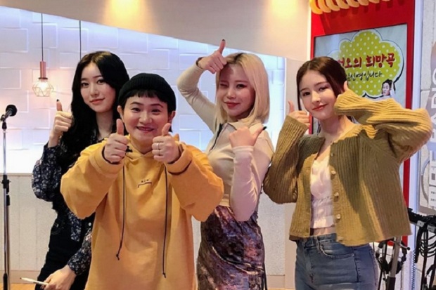 Lagu Thumbs Up Bikin...