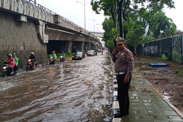 Jalan Depan Kampus Atmajaya...