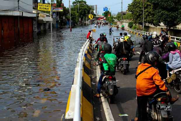 Palmerah Barat Banjir,...