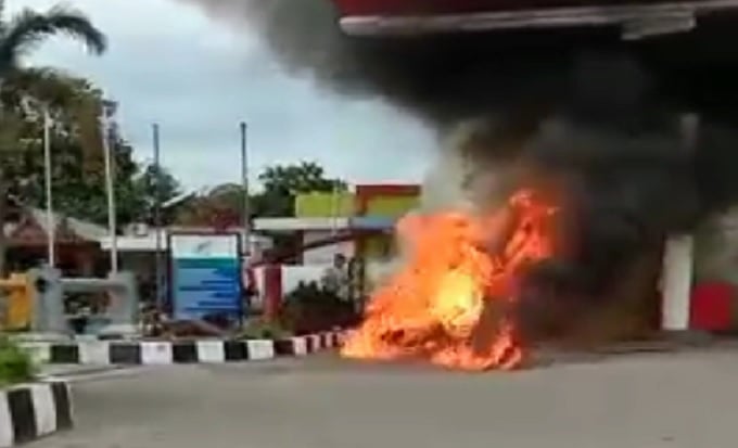 Selang Motor Bocor,...