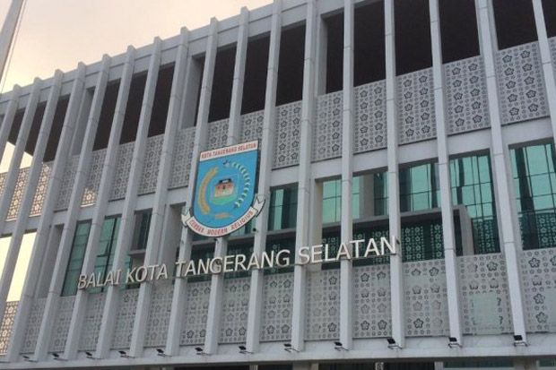 Plt Kadinkes Tangsel:...