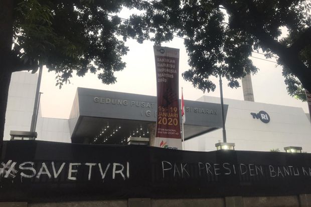 Bentangkan Kain Hitam,...
