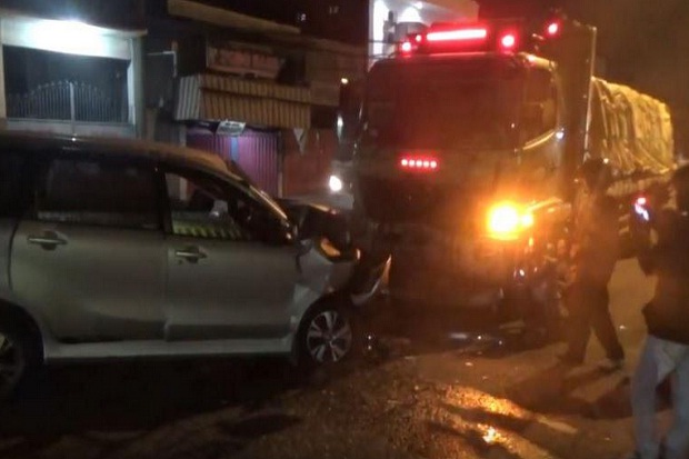 Diduga Sopir Ngantuk,...
