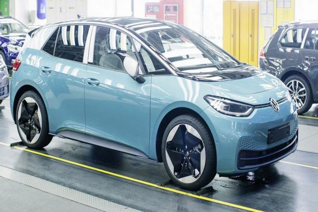 Demi Ambisi, Volkswagen...