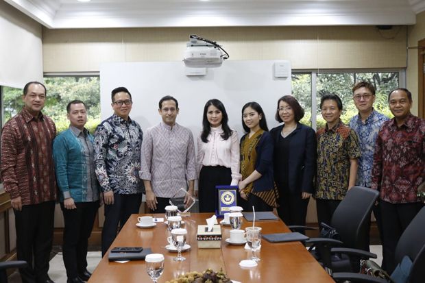Nadiem Makarim dan MNC...