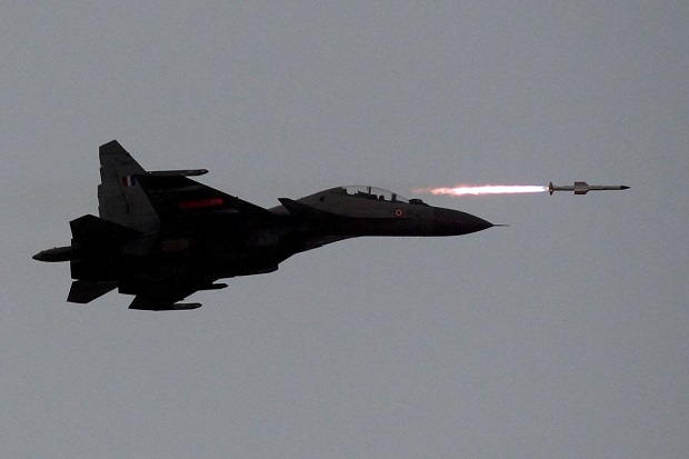 India Kerahkan Jet Su-30...