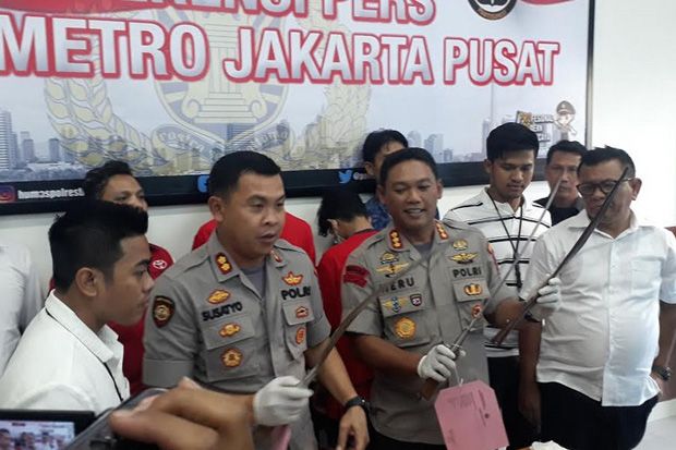 Karena Sakit Hati, Dua...