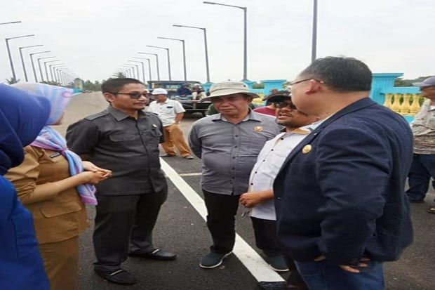 Jembatan Pebayuran Tunggu...
