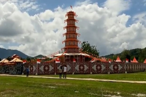 Pagoda Raksasa Ramaikan...
