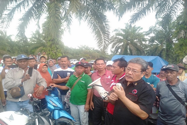 Konfik Petani lawan...