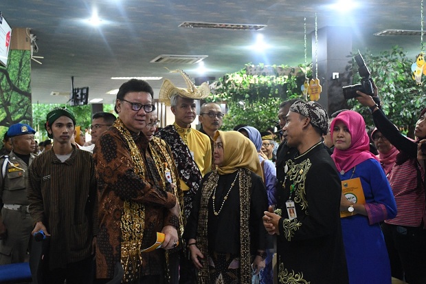 Permudah Pelayanan Publik,...
