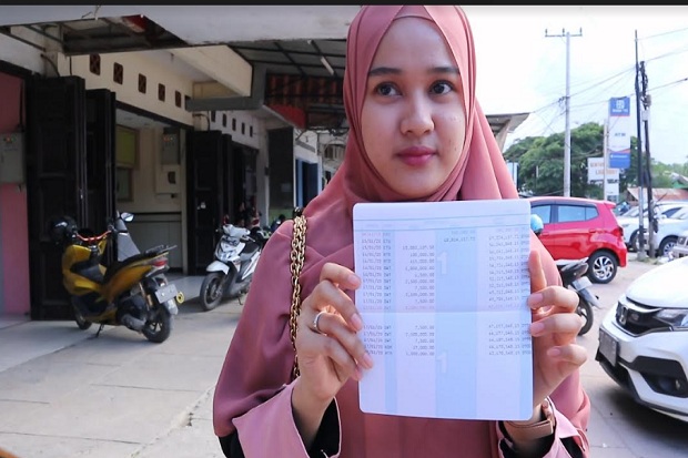 Uang Nasabah BCA Kendari...