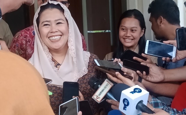 Ditanya Posisinya Sebagai...