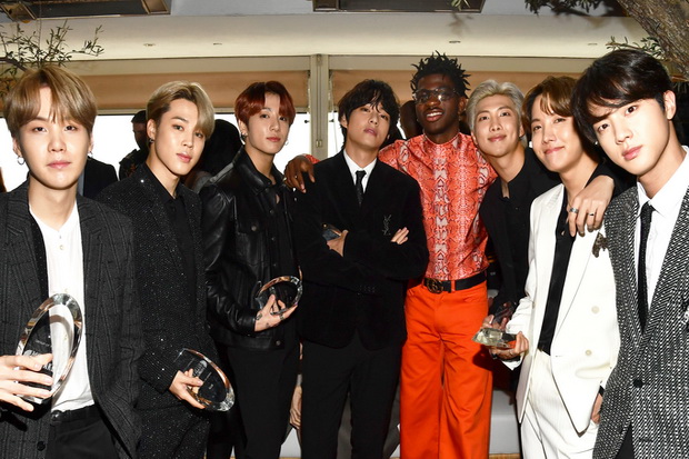 Lil Nas X Dikabarkan...