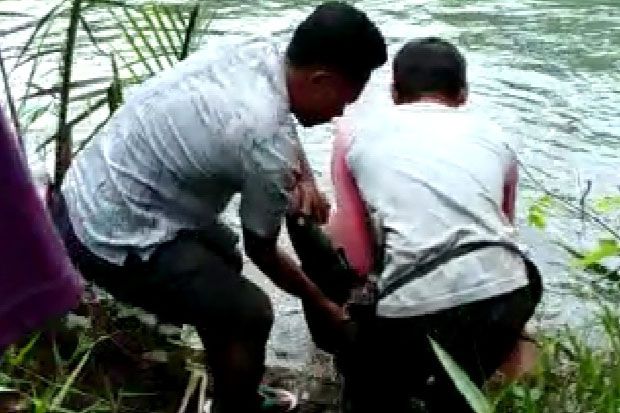 Pasang Jaring Ikan di...