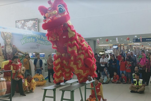 Semarak Imlek, 3 Barongsai...