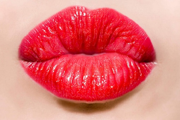 Trik Pakai Lipstik untuk...