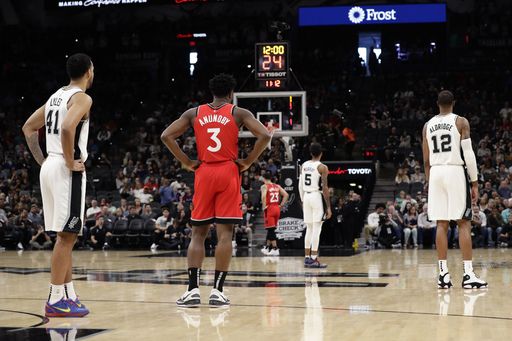 Spurs dan Raptors Beri...