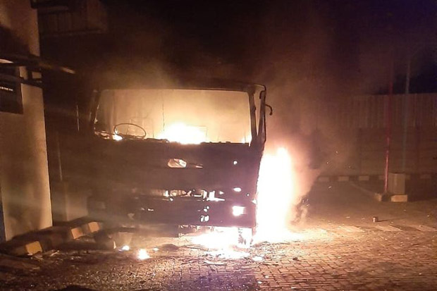 Pabrik Tabung Gas Terbakar...