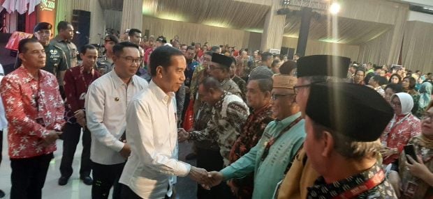 Gubernur Gorontalo Hadiri...
