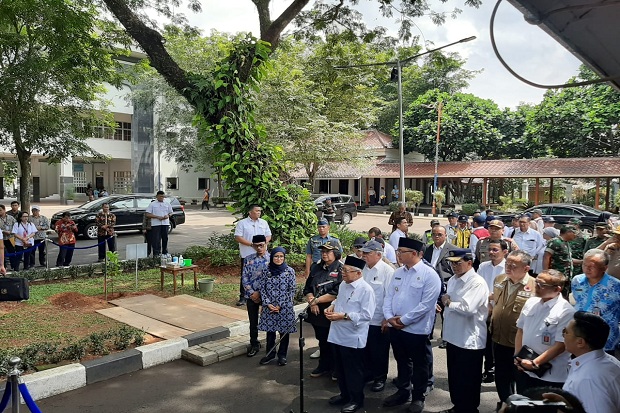 Kunjungi Korban Banjir...