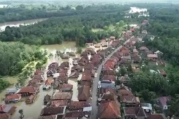 Banjir Bandang Terjang...
