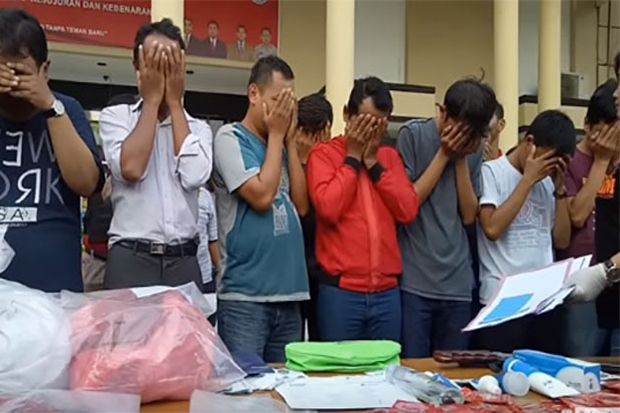 Kelompok Gay Jadi Incaran...