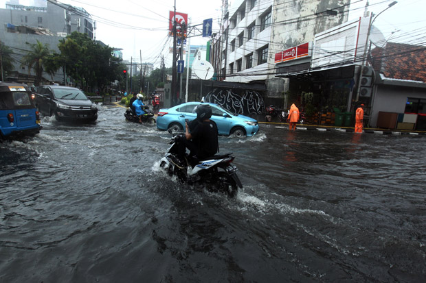 Air Pasang Laut Perparah...