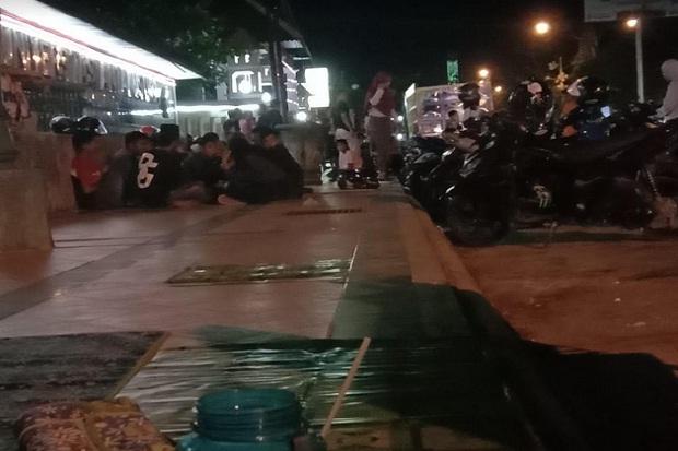 Pesta Miras di Depan...