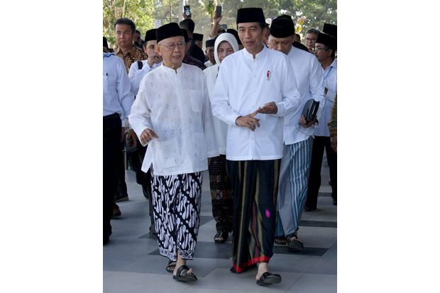Jokowi: Gus Sholah Cendekiawan...