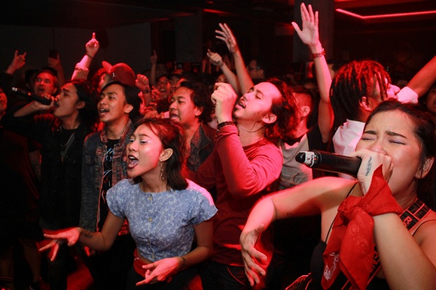 Angkat Kultur Karaoke,...