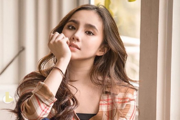 Agatha Chelsea Berbagi...