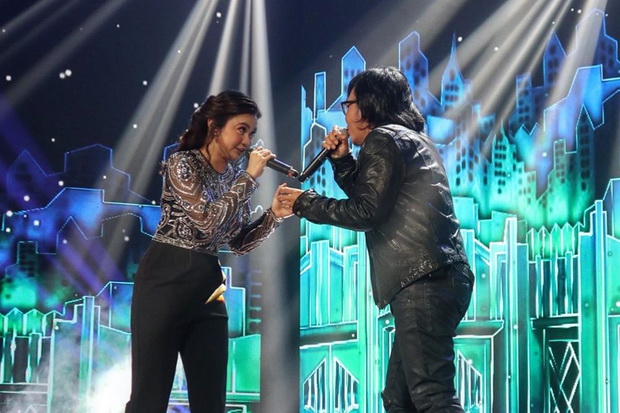 Duet Para Finalis dengan...