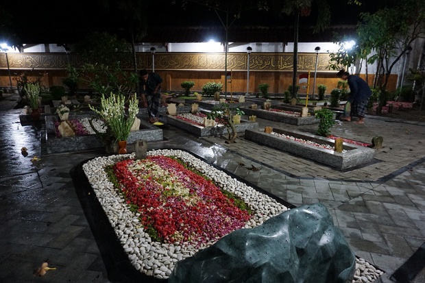 Gus Sholah Wafat, Pesantren...