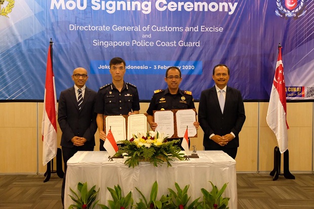 Bea Cukai dan Singapore...