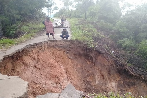 Jalan Longsor, Jalur...