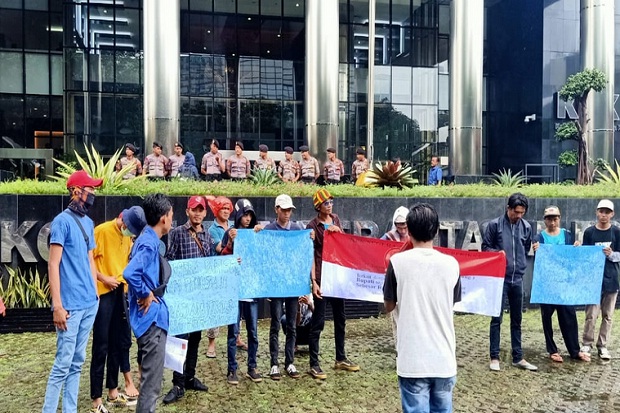 AMPKJ Unjuk Rasa di...