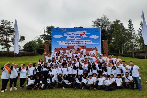 Lewat \We Care, We Share\...