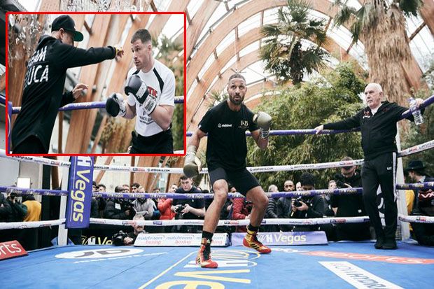Lapar Gelar, Kell Brook...