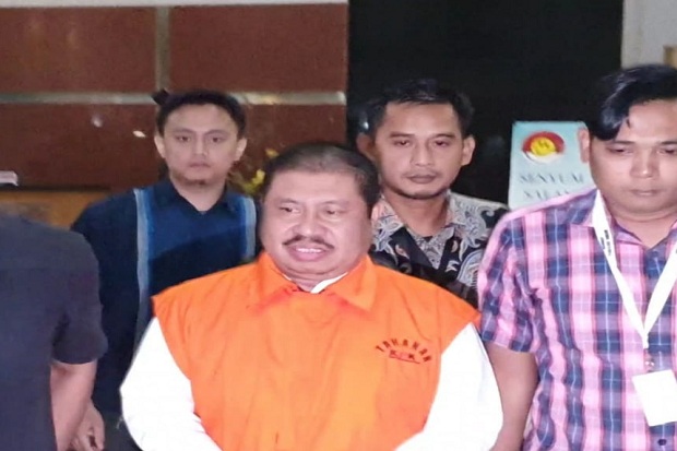 KPK Tahan Bupati Bengkalis...