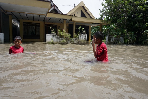 Hari Keenam, Banjir...