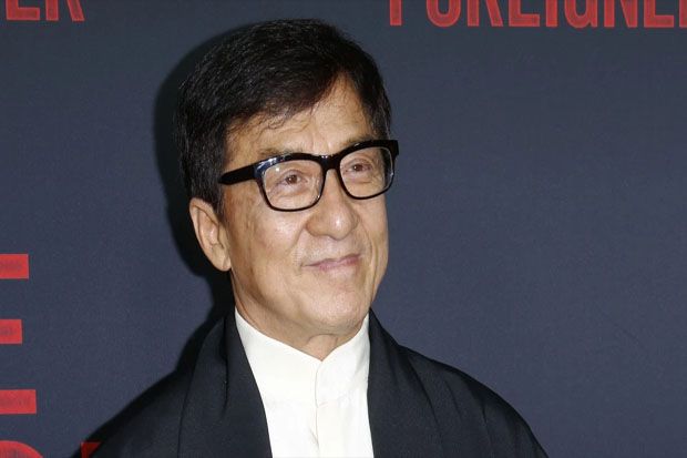 Jackie Chan Tawarkan...