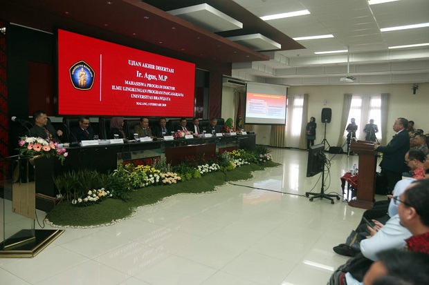 Bupati Pasang Kayu Raih...