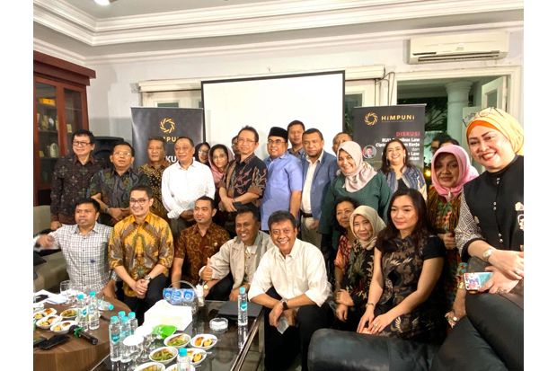 HIMPUNI Gelar Diskusi...
