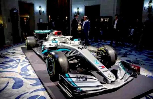 Kontrak Baru Lewis Hamilton...