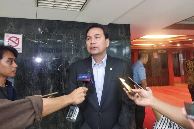 Pimpinan DPR Bantah...