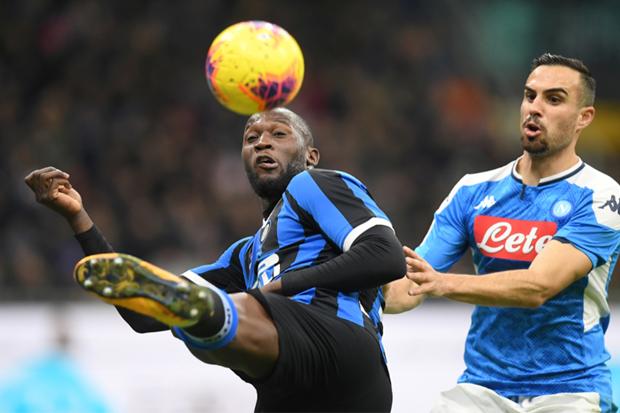 Menang Tipis, Napoli...
