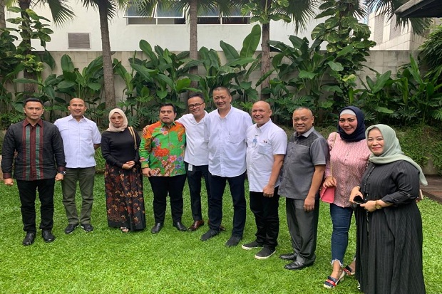 Tingkatkan Layanan Haji...