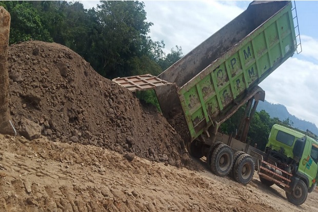 Proyek Jalan Tol Padang...